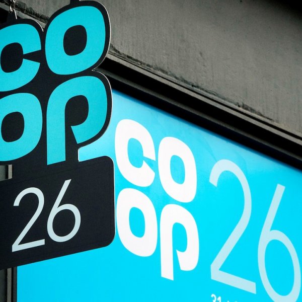 Co-op renombra 6 tiendas a favor del activismo empresarial