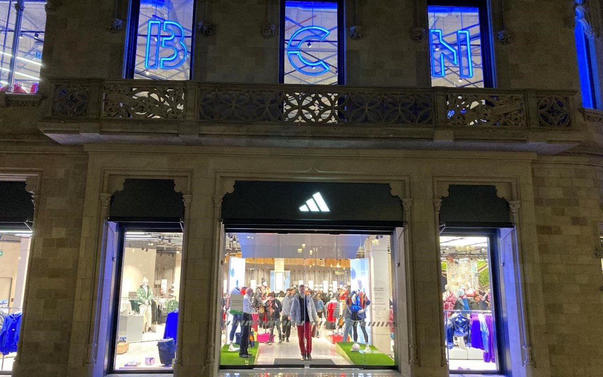 Adidas opens a flagship store in Barcelona